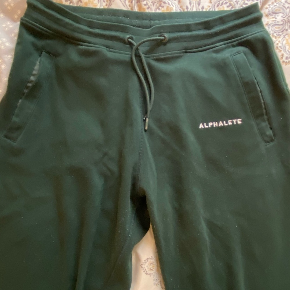 Alphalete Women's Joggers in Forest